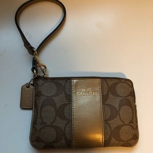 Coach Small signature Brown/Gold wristlet